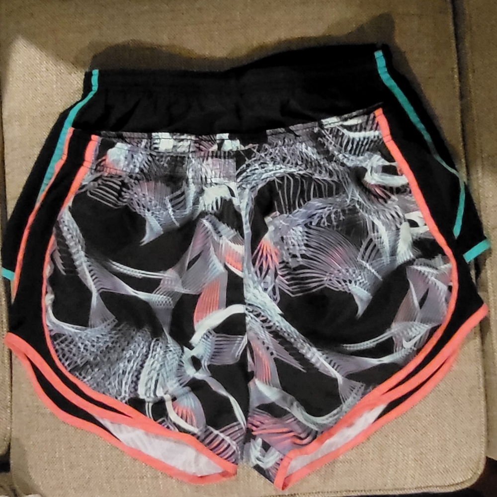 2 Nike tempo running shorts